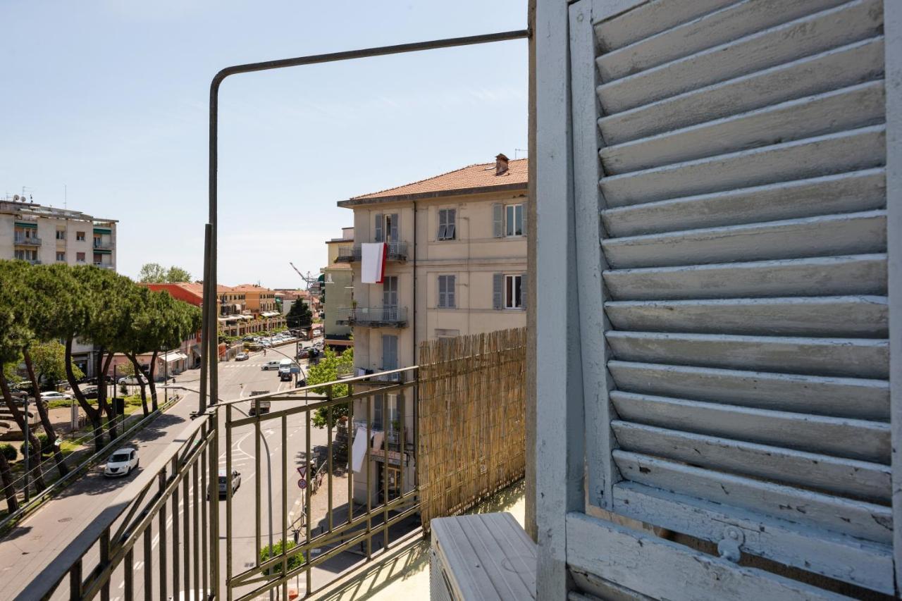 Piazza Concordia Apartment With Balcony La Spezia Exteriör bild