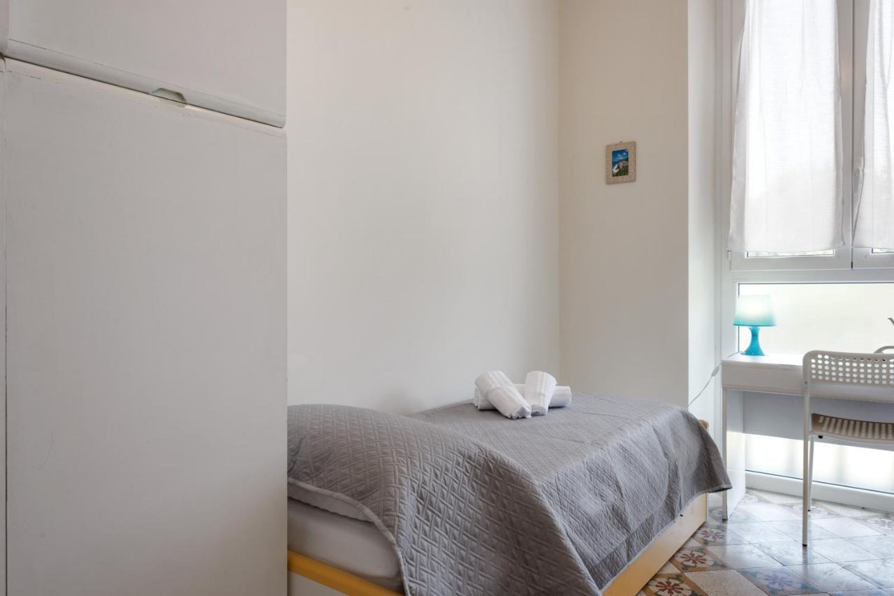 Piazza Concordia Apartment With Balcony La Spezia Exteriör bild